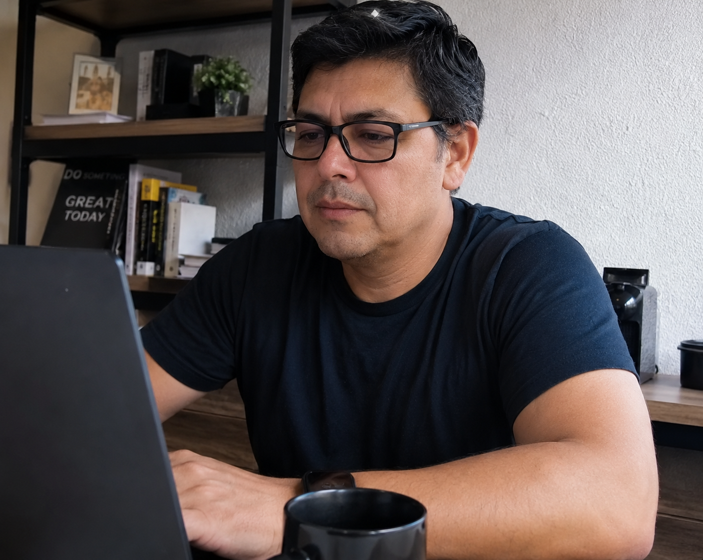 <em>Luis G.</em>